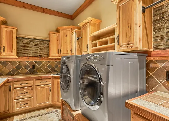 Castle On Black Mountain Breathtaking Panoramic Views And Outdoor Entertainment Cave Creek