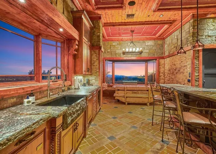 Holiday home Castle On Black Mountain Breathtaking Panoramic Views And Outdoor Entertainment *