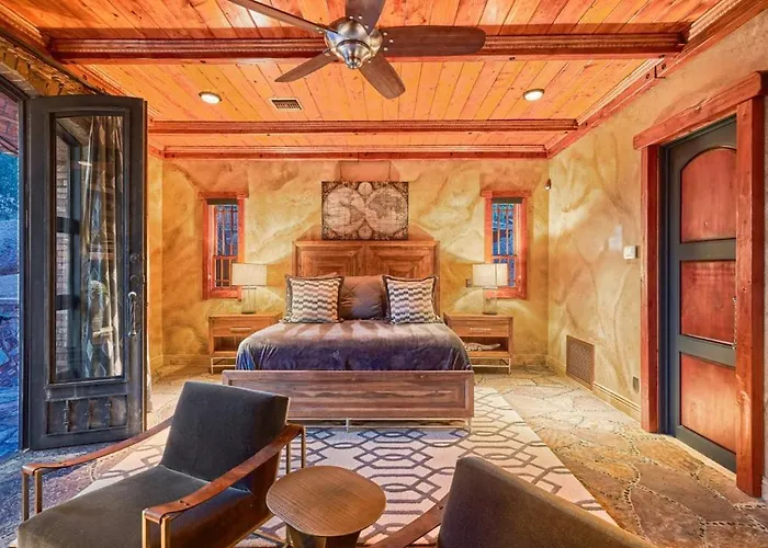 Castle On Black Mountain Breathtaking Panoramic Views And Outdoor Entertainment Cave Creek